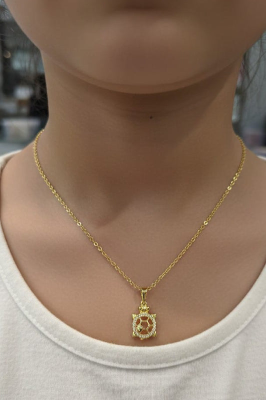 Elegant Gold Round Crystal Pendant Necklace for Women