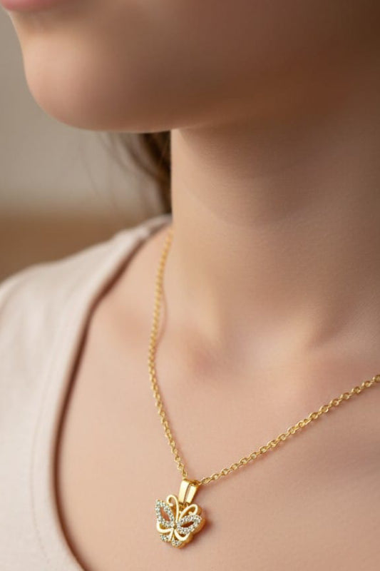 Elegant Gold Floral Crystal Pendant Necklace for Women